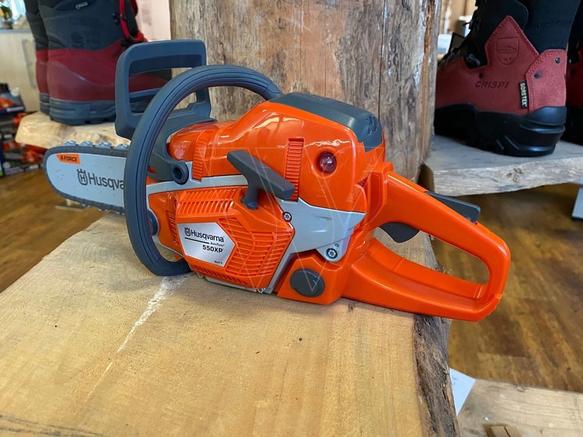 Husqvarna 550xp speelgoed kettingzaag Husqvarna 550xp Speelgoed Kettingzaag -Husqvarna 599608701 2 HUSQVARNA20SPEELGOED20KETTINGZAAG20550XP