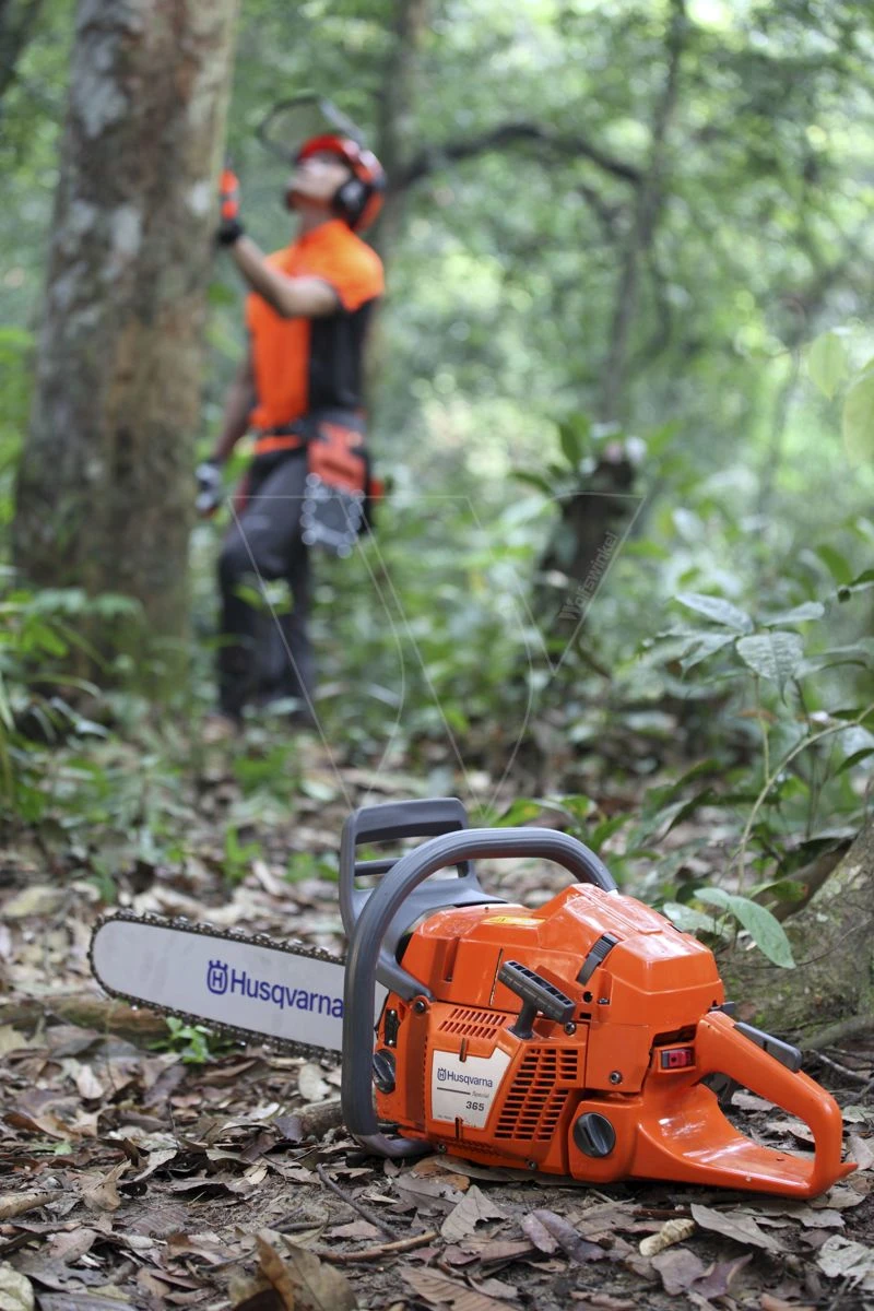 Husqvarna 365 kettingzaag - 45cm 4.9 pk Husqvarna 365 Kettingzaag - 45cm 4.9 Pk -Husqvarna 966428318 2 HUSQVARNA2036520X TORQ20KETTINGZAAG20 2045CM204.920PK